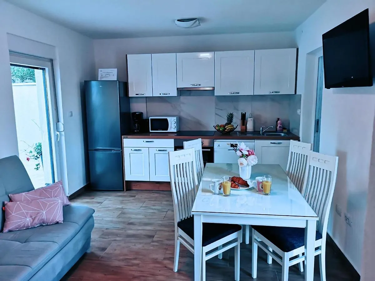 Apartment Villa San Zaro Pula